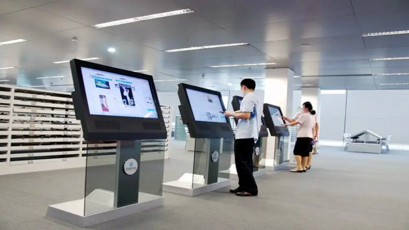 觸摸一體機(jī)的價格與什么因素有關(guān)？